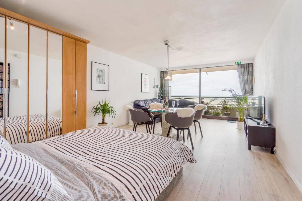 Luxueuze Vakantiestudio Met Zeezicht En Terras In Oostende Eksteriør bilde